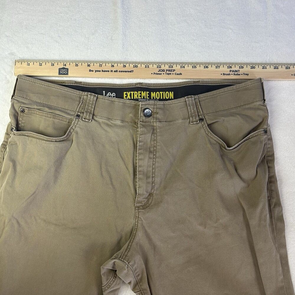 Lee Men's 44x32 Straight Relaxed Taper Extreme Motion Stretch Tan Khaki Pants - Picture 6 of 9
